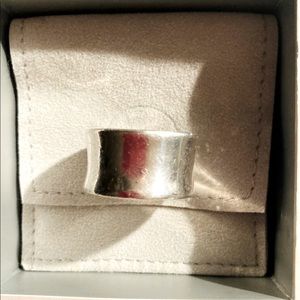 CHANEL ring. Silver, size 8.